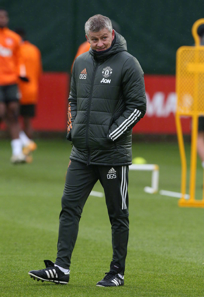 国际比赛日上海久事备战英超，更衣室发声细节曝光，赛场秩序良好，更衣室氛围转暖的简单介绍九游体育官网