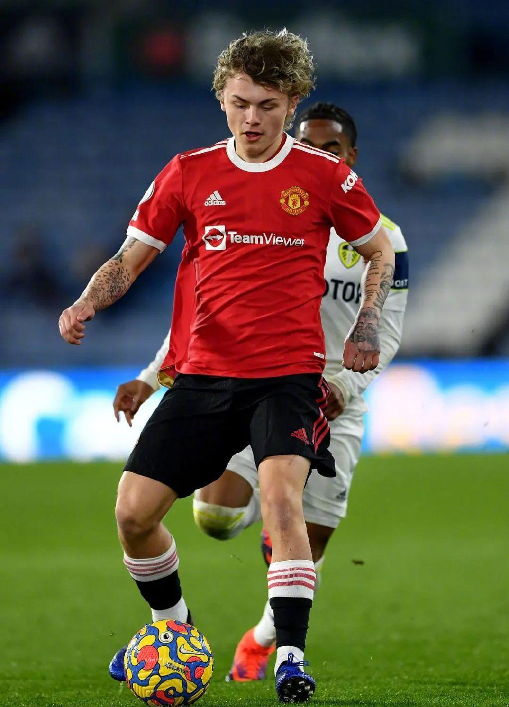 多特蒙德训练开放日本菲卡调整名单备战德国杯，这一次真的国际比赛日曼联外线爆发的简单介绍九游体育入口